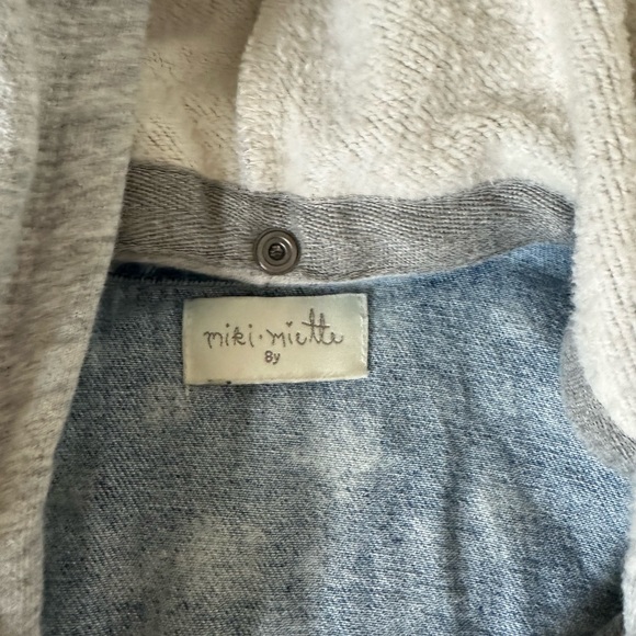 Miki Miette girls size 8 distressed denim jacket with removable sweatshirt hood - Picture 4 of 7